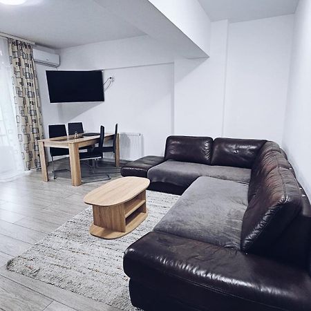 Apartament Dem Radulescu 3 Camere! Ramnicu Valcea Exterior photo